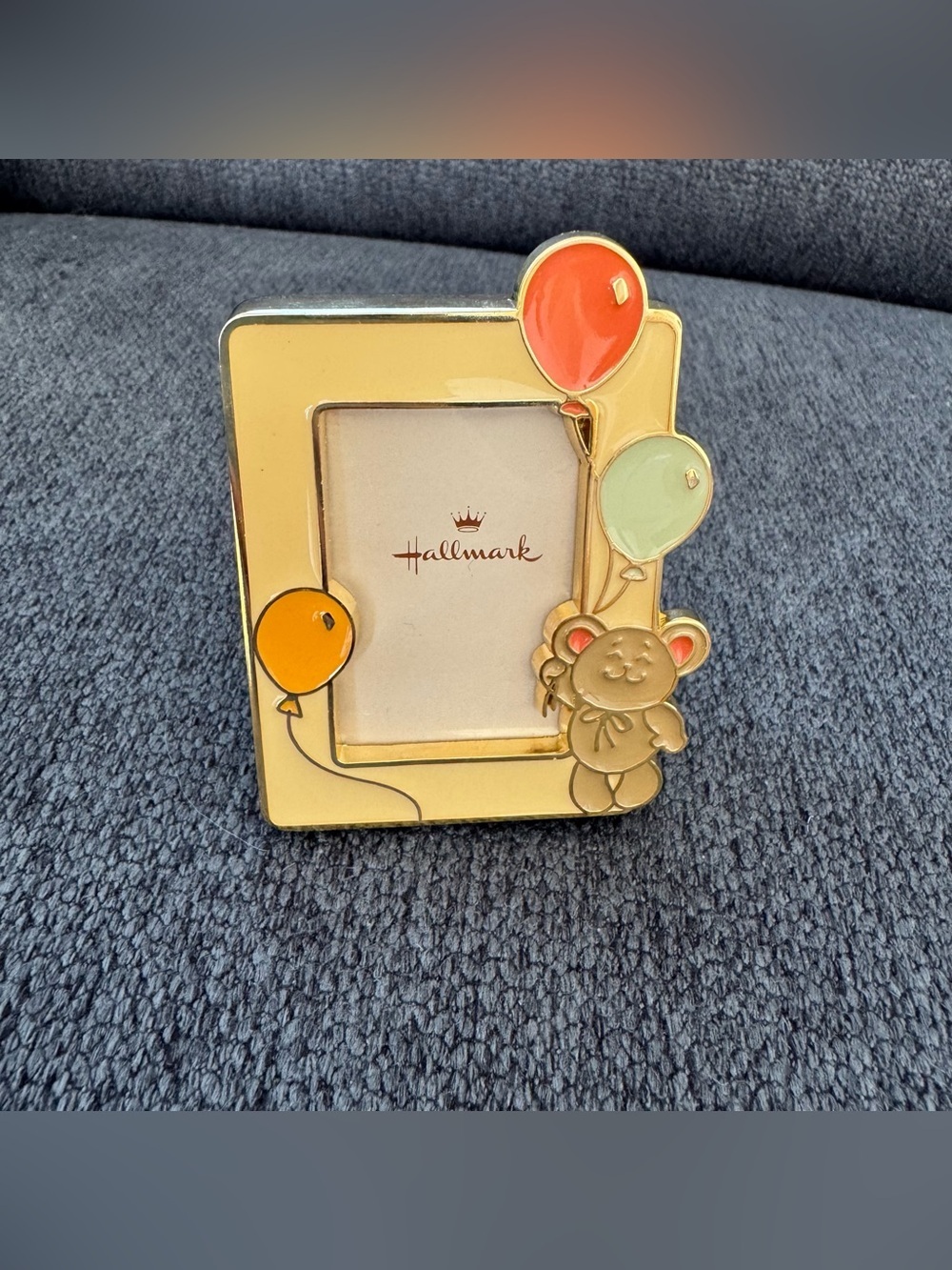 VTG 1982 Hallmark Gold miniature Frame Teddy Bear with Orange Pale Green Balloon